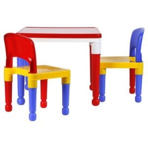 Mesa Lego + 2 sillas.